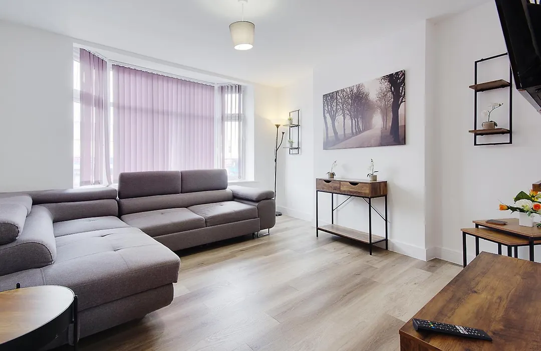 Wimborne Road Apartment 2-1